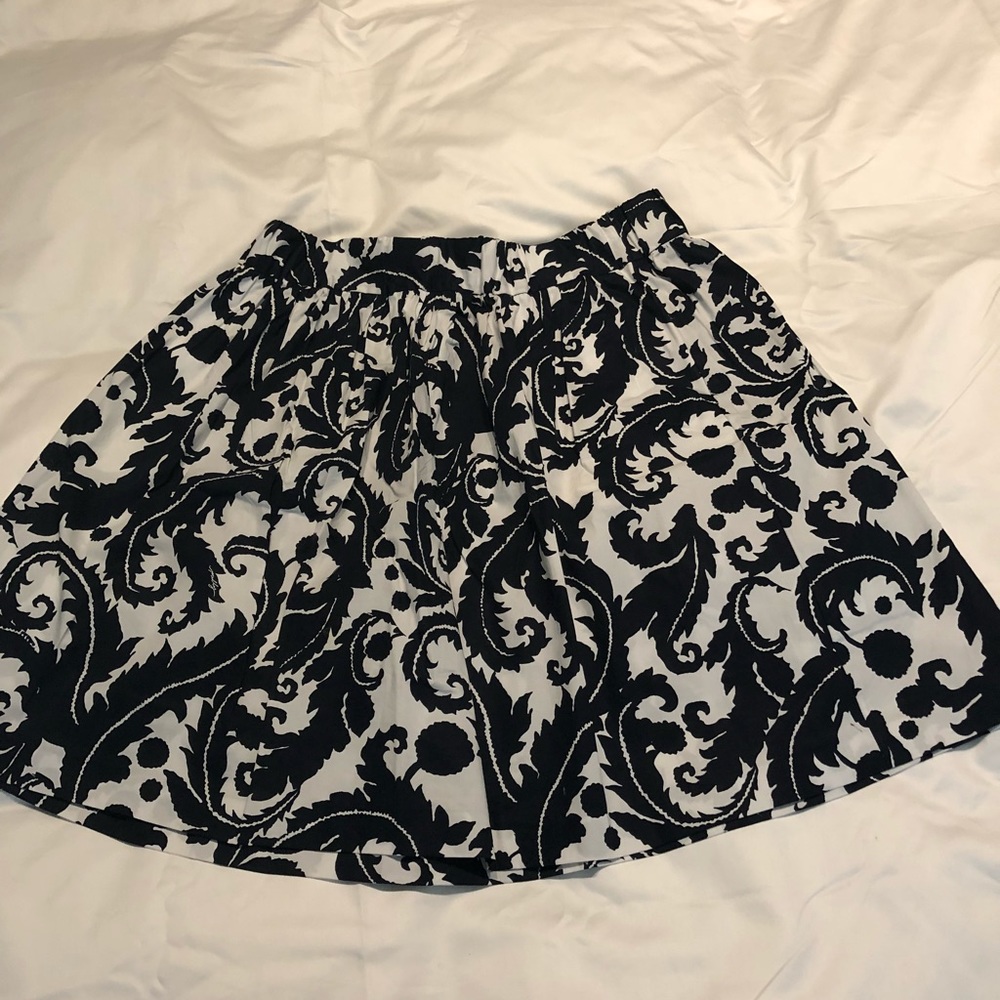 Gap white/navy full skirt
